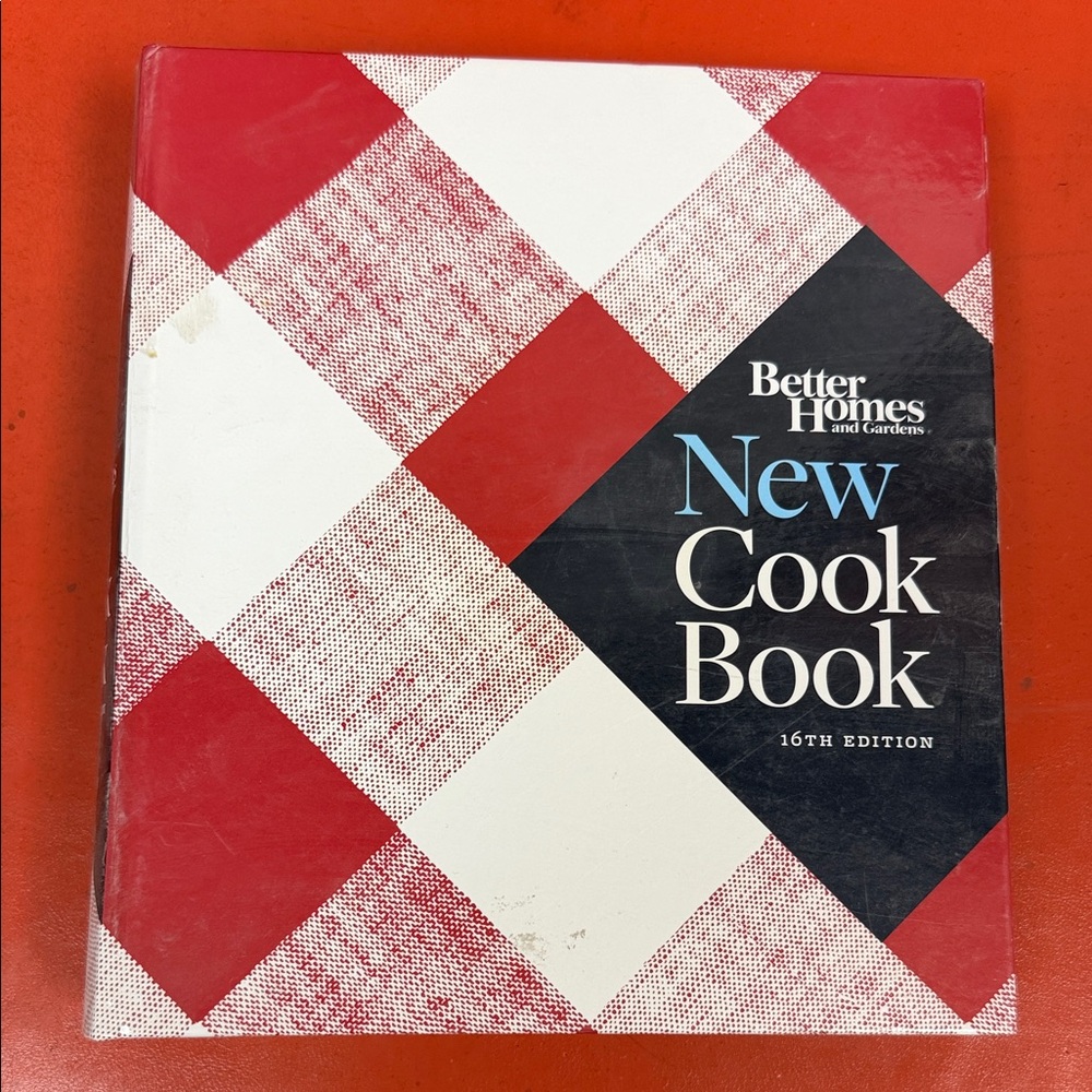 Better Homes and Gardens Red and White Checkered Cookbook